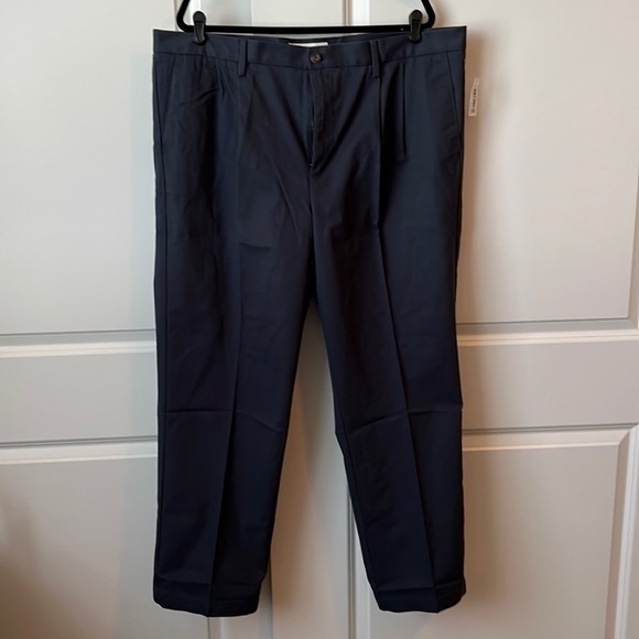 Amazon Essentials Other - NWT Amazon Essentials Classic-Fit Wrinkle-Resistant Chino Men’s 42Wx30L Navy